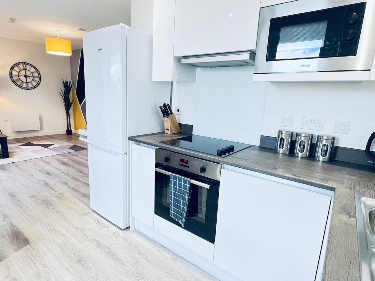 Luxury 2 Bedroom Flat For Long Apartment Birmingham