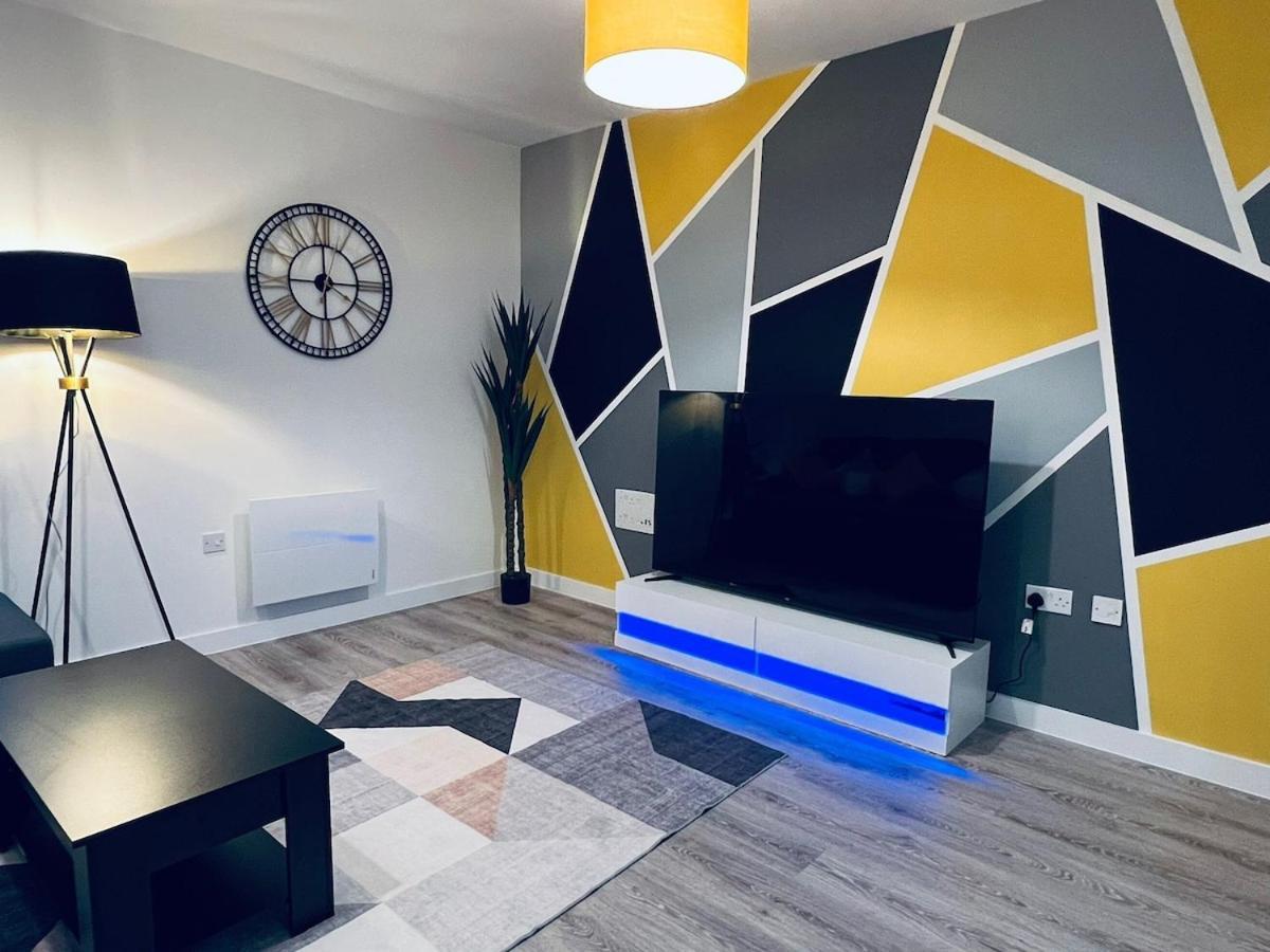 Luxury 2 Bedroom Flat For Long Apartment Birmingham