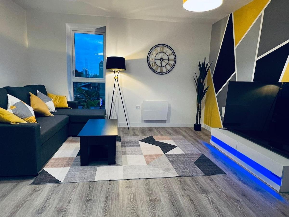 Luxury 2 Bedroom Flat For Long * Birmingham