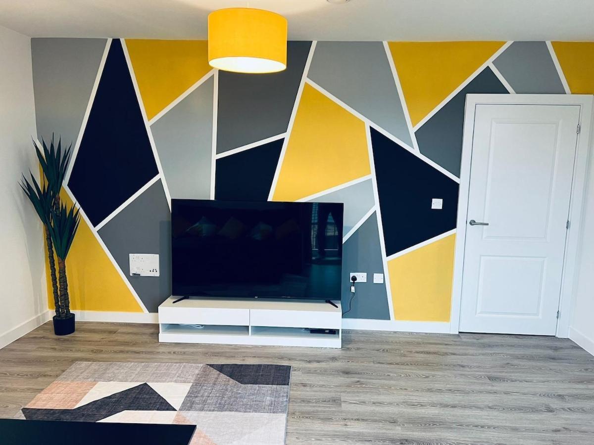 Luxury 2 Bedroom Flat For Long Apartment Birmingham